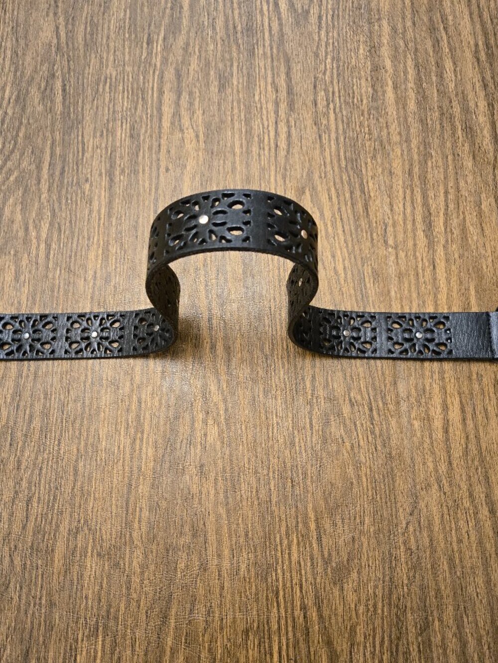 LUCKY BRAND Women's Black Leather Laser Cut Studded Belt w/Silver Buckle Medium - Picture 2 of 10